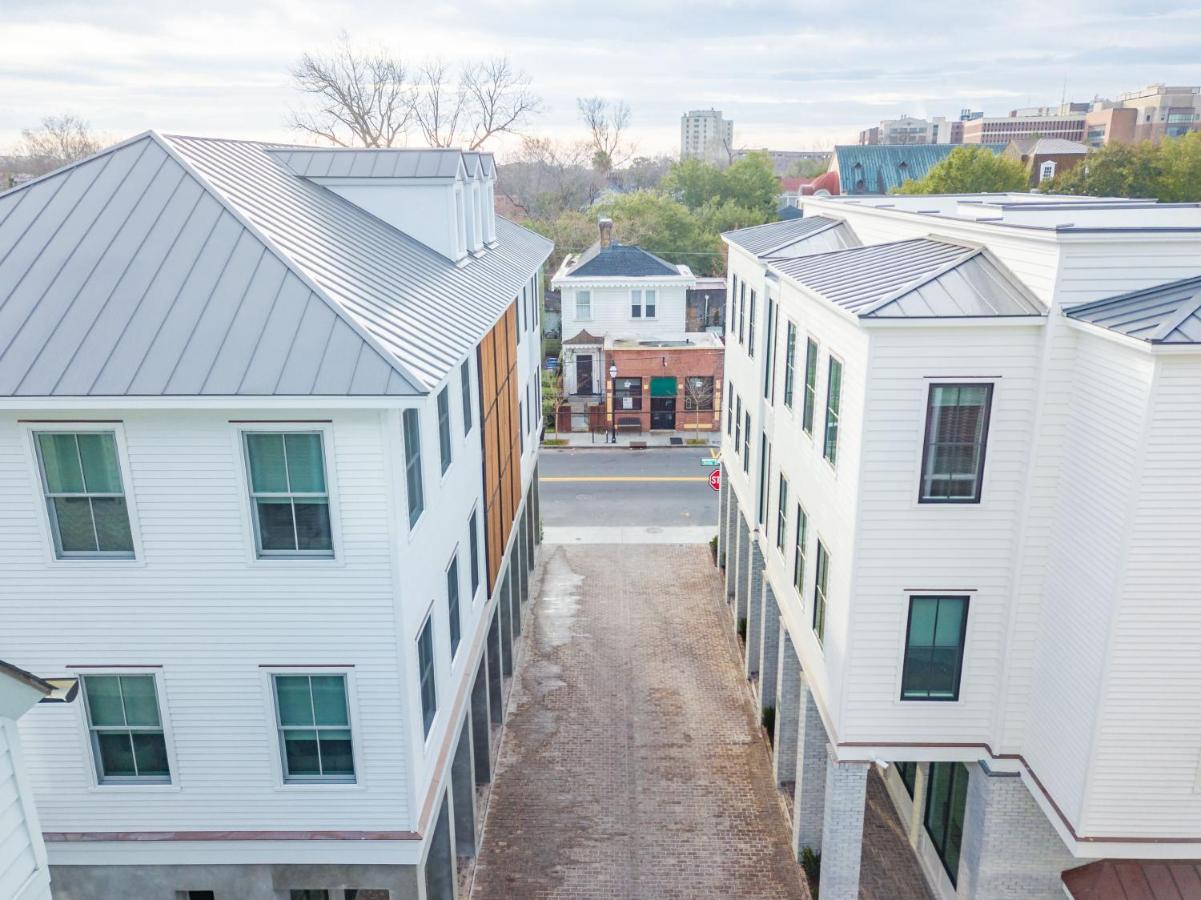 The Azalea Suite At 124 Spring Charleston Exterior photo